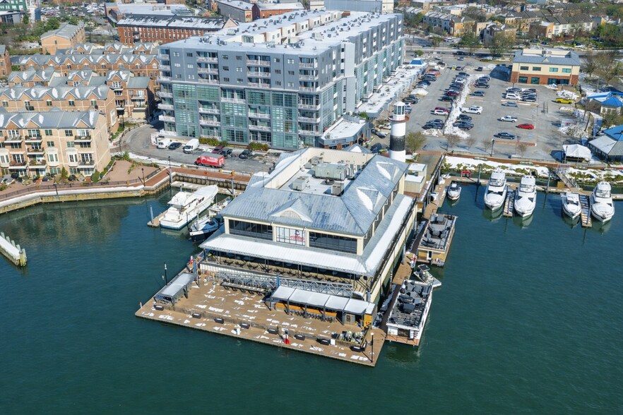 2736-2780 Marina Lighthouse Landing, 2780-2800 Lighthouse Pt E, Baltimore, MD à vendre - Photo du bâtiment - Image 3 de 6