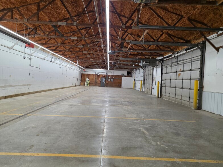 5205 Hwy 18, Clear Lake, IA à louer - Photo du bâtiment - Image 3 de 5