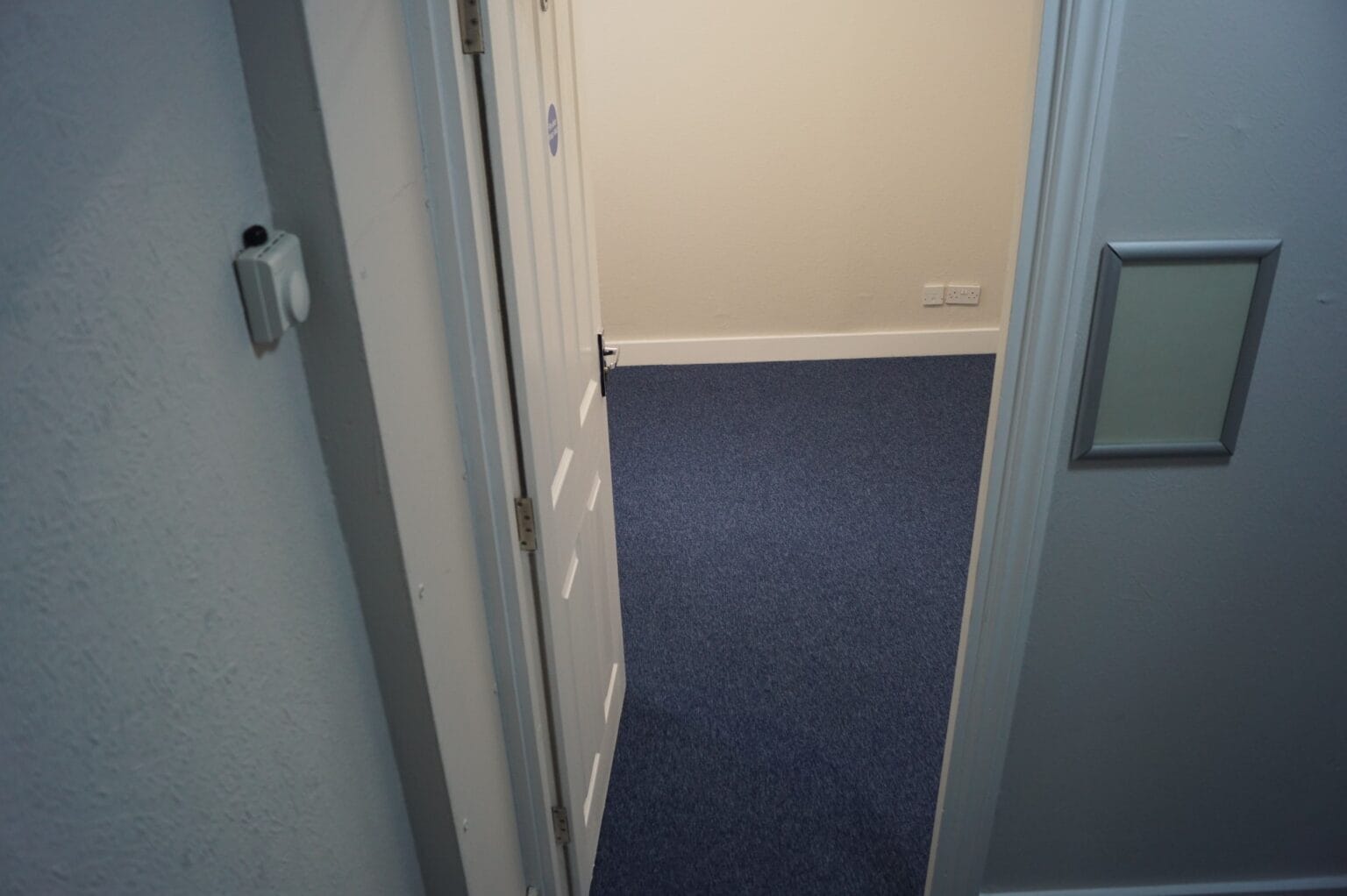 8 Hyde Gardens, Eastbourne for lease Primary Photo- Image 1 of 8