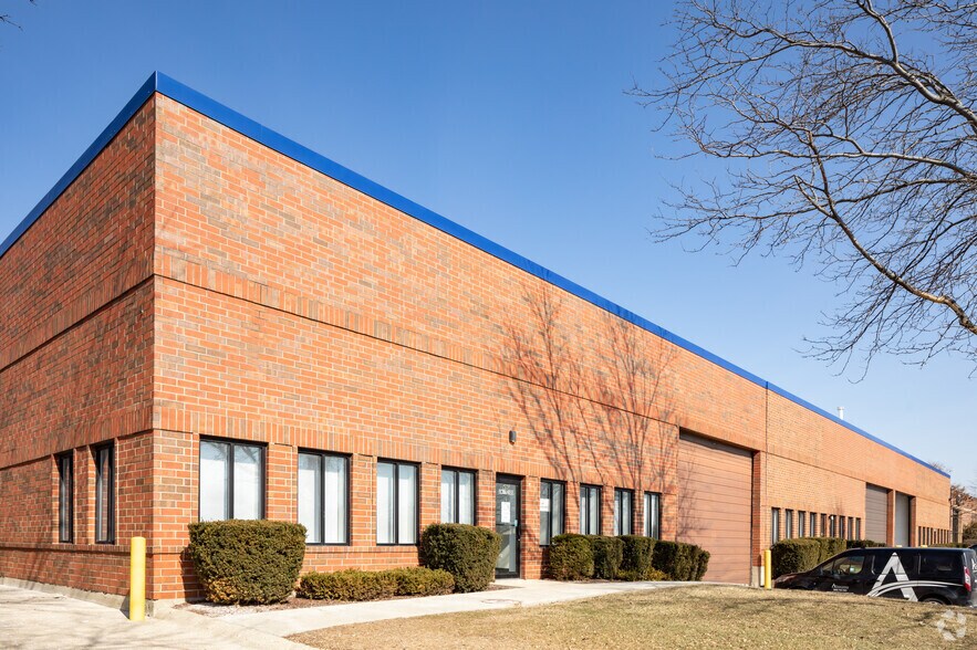490 Windy Point Dr, Glendale Heights, IL à louer - Photo du bâtiment - Image 1 de 5