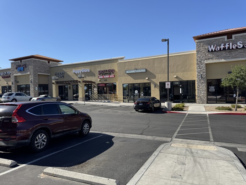 6446 N Durango Dr, Las Vegas, NV à louer - Photo du bâtiment - Image 2 de 19