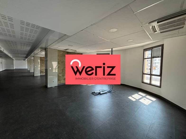 Office in Marseille for lease - Interior Photo - Image 3 of 14