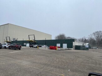 Plus de détails pour 2500 Turner Ave NW, Grand Rapids, MI - Industriel à louer