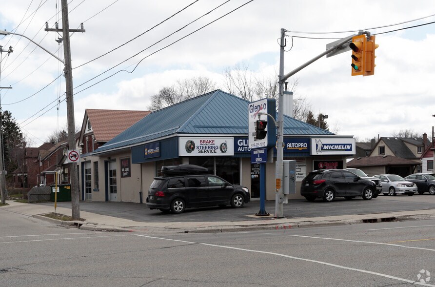 159 Erb St W, Waterloo, ON for sale - Primary Photo - Image 1 of 1