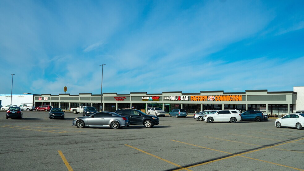 601 S Commercial St, Harrisburg, IL for lease - Building Photo - Image 1 of 7