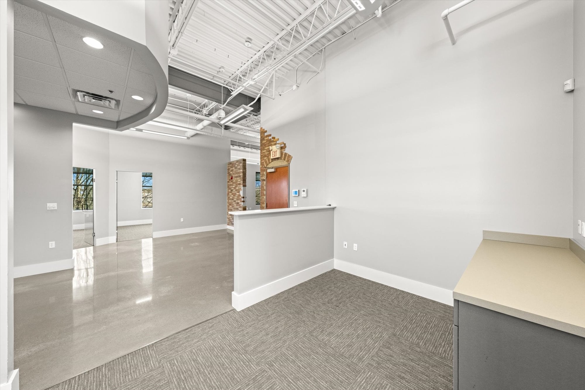 2099 Thunderhead Rd, Knoxville, TN for lease Interior Photo- Image 1 of 3