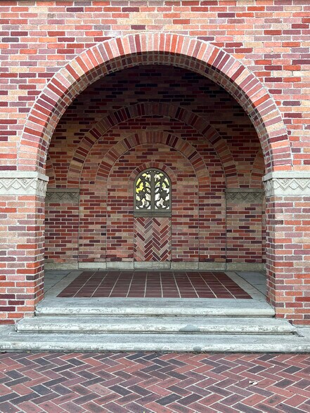 1020 El Centro St, South Pasadena, CA à vendre - Photo du bâtiment - Image 3 de 8