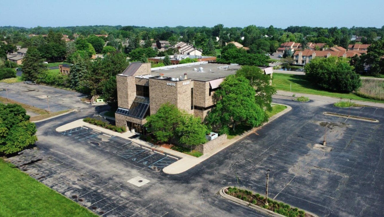 6450 Farmington Rd, West Bloomfield, MI for lease Building Photo- Image 1 of 16