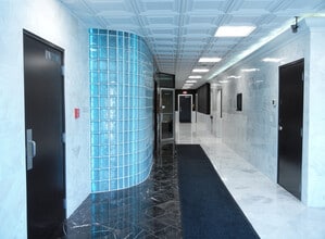 1406 Fort Crook Rd S, Bellevue, NE for lease Lobby- Image 2 of 3