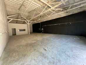 2705 E Hanna Ave, Tampa, FL for lease Interior Photo- Image 1 of 3