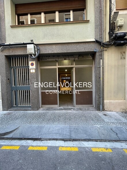 Immeuble residentiel dans Barcelone, Barcelona à vendre - Photo du bâtiment - Image 1 de 6