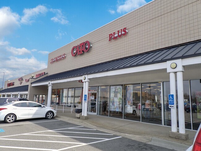 Plus de détails pour 3459 Old Halifax Rd, South Boston, VA - Commerce de détail à louer