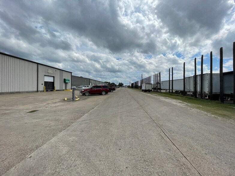 813 Dumont St, South Houston, TX à louer - Photo du bâtiment - Image 3 de 18