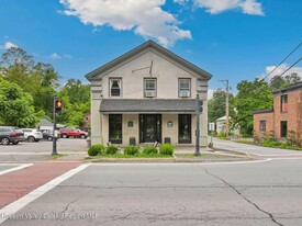 3656 Main St, Stone Ridge NY - Dépanneur