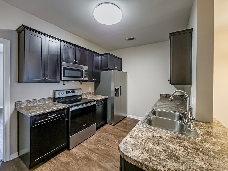615 Glade Fern Way, Tifton, GA à vendre - Photo intérieure - Image 3 de 51