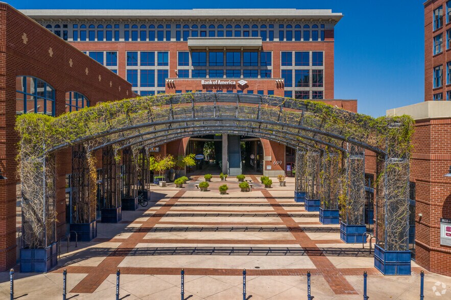 699 S Mill Ave, Tempe, AZ à louer - Photo du bâtiment - Image 2 de 3