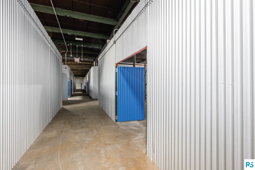 567-575 N Midland Ave, Saddle Brook, NJ à louer - Photo du bâtiment - Image 3 de 26