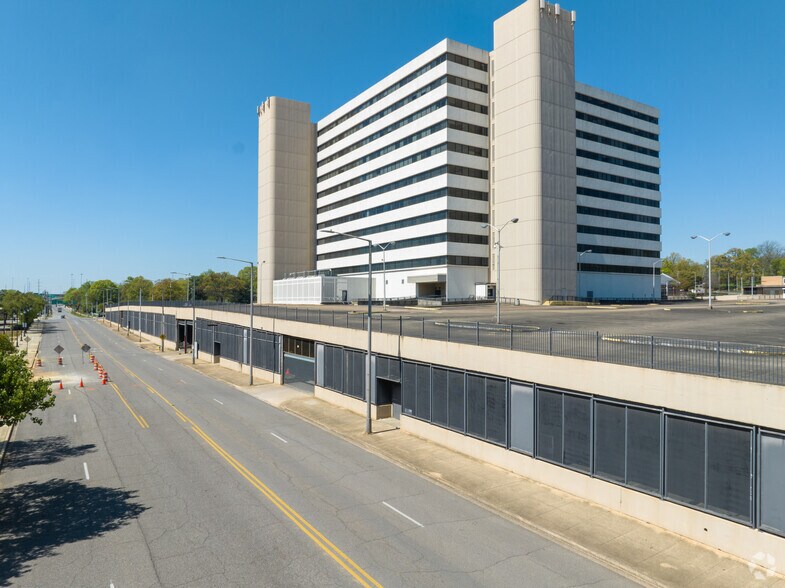 2001 12th Ave N, Birmingham, AL à louer - Photo du bâtiment - Image 3 de 4