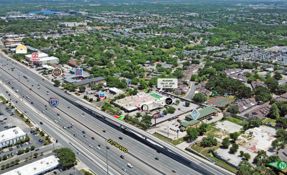 2801 S Interstate 35 S, Austin, TX à louer - Photo du bâtiment - Image 3 de 82