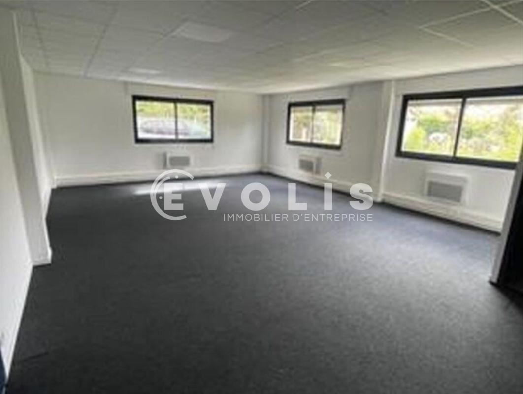 Office in Tresses for lease Interior Photo- Image 1 of 3
