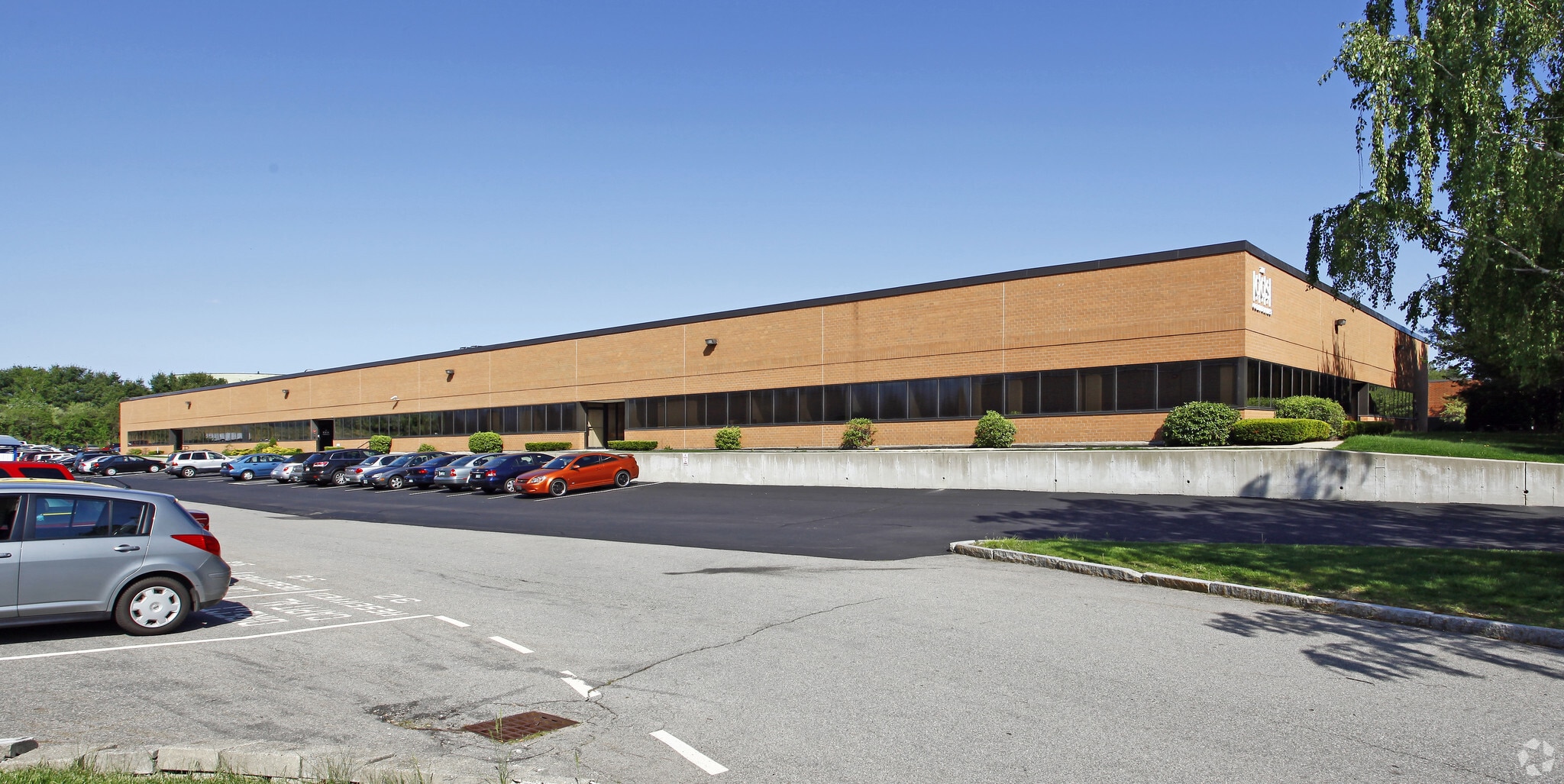 175 Commerce Way, Portsmouth, NH for lease Primary Photo- Image 1 of 7