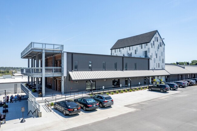 Plus de détails pour 7401 Main St, Omaha, NE - Bureau/Commerce de détail, Local d'activités à louer