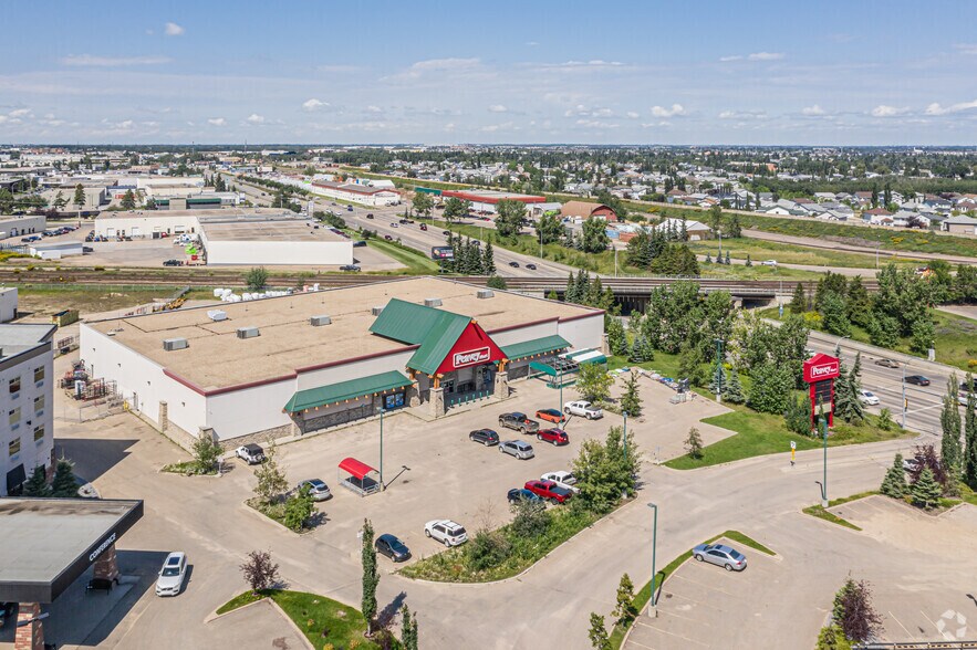 12610 St Albert Trl NW, Edmonton, AB à louer - Aérien - Image 2 de 4