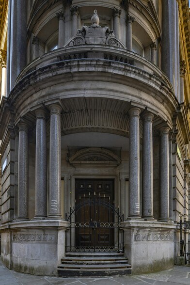 23 Finsbury Circ, Londres à vendre - Photo du bâtiment - Image 2 de 23