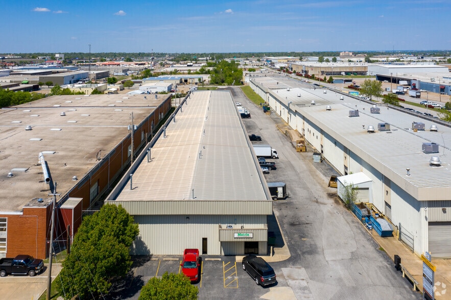 6549 E 46th St, Tulsa, OK for lease - Building Photo - Image 2 of 6