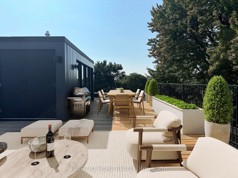 2343 Gerrard St E, Toronto, ON à vendre - Photo du bâtiment - Image 2 de 22