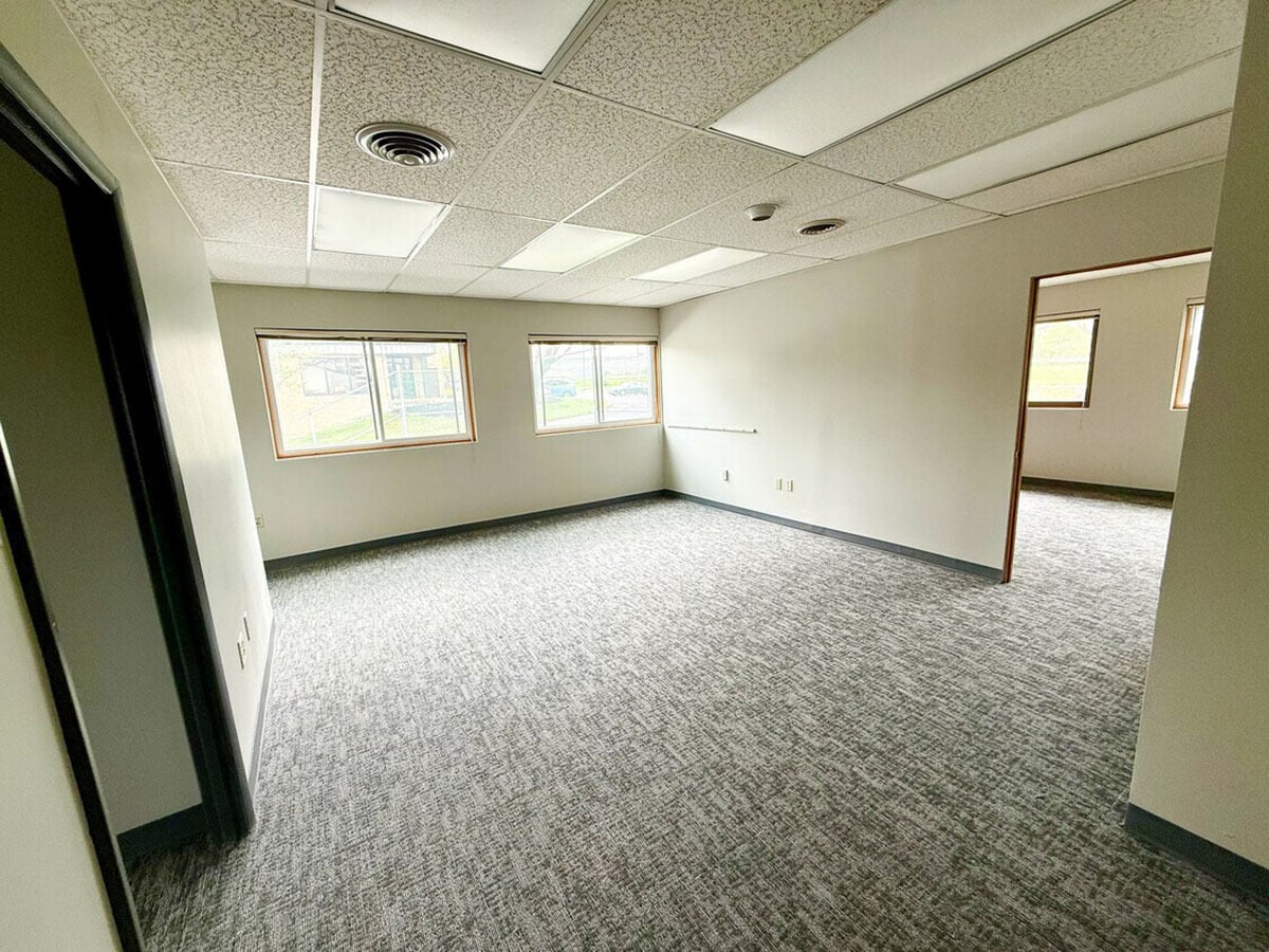 2746 W College Ave, State College, PA for lease Interior Photo- Image 1 of 2