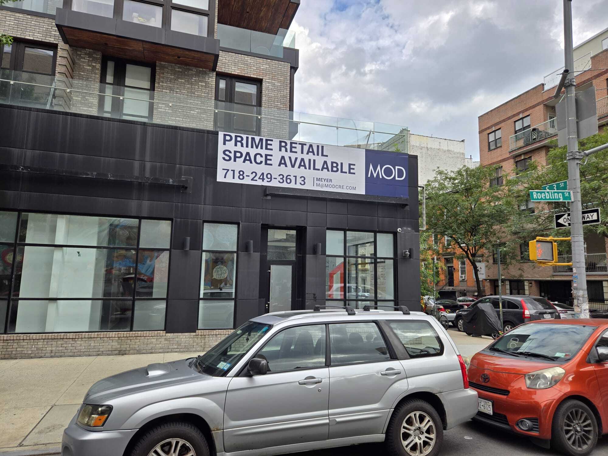 225 Roebling St, Brooklyn, NY à louer Photo du bâtiment- Image 1 de 3