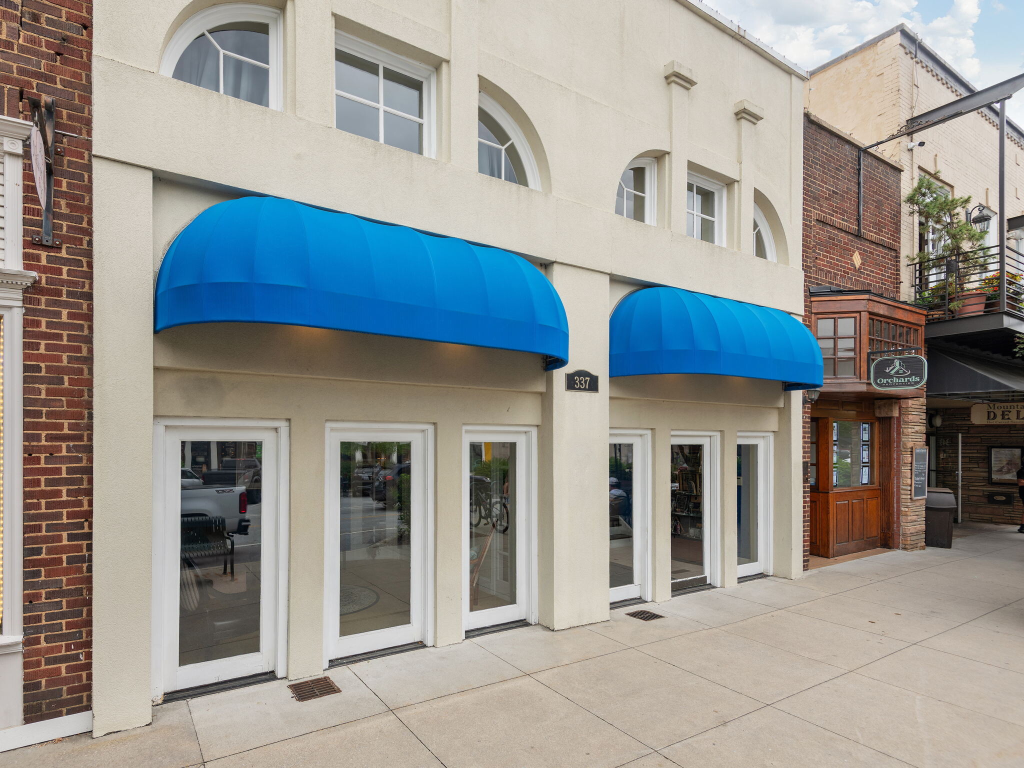 337 N Main St, Hendersonville, NC for sale Primary Photo- Image 1 of 21