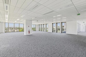 7-9 Rue Henri Sainte Claire Deville, Rueil-Malmaison for lease Interior Photo- Image 2 of 7