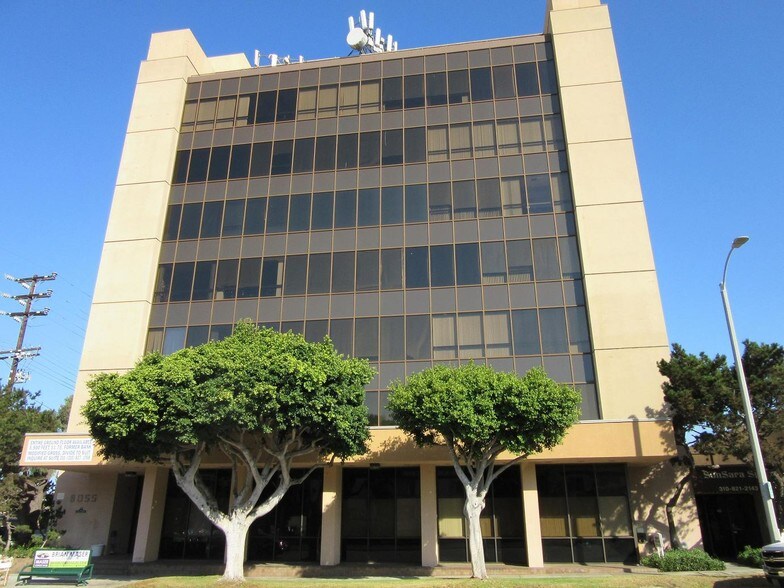 8055 W Manchester Ave, Playa del Rey, CA à louer - Photo principale - Image 1 de 11