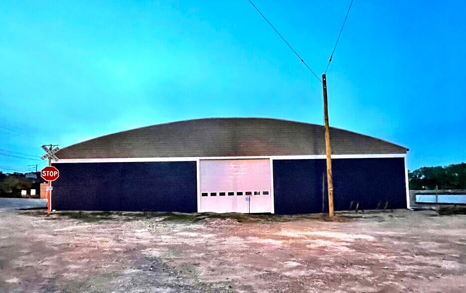 Marina & Residential Income Portfolio portefeuille de 2 propriétés à vendre sur LoopNet.ca - Photo du bâtiment - Image 3 de 16