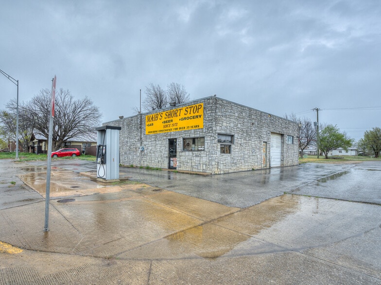 200 N Broadway Ave, Geary, OK à vendre - Photo du bâtiment - Image 1 de 32