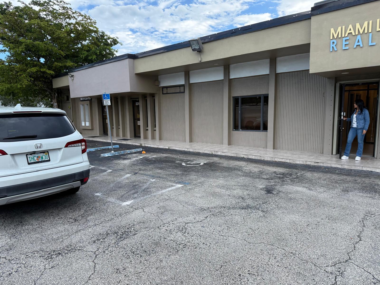 2316-2318 Hollywood Blvd, Hollywood, FL à louer Photo du bâtiment- Image 1 de 13