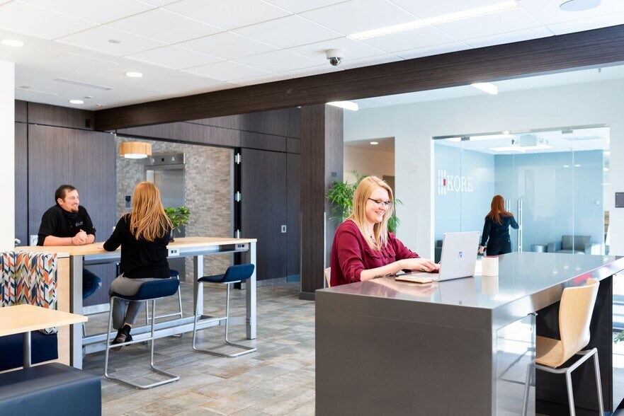 9250 E Costilla Ave, Greenwood Village, CO à louer - Photo intérieure - Image 2 de 17