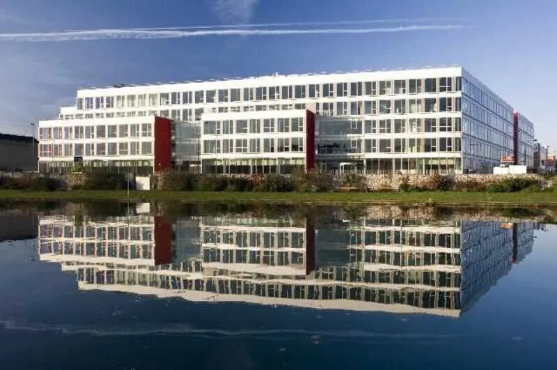 Flex dans Saint-Denis à louer Photo du bâtiment- Image 1 de 5