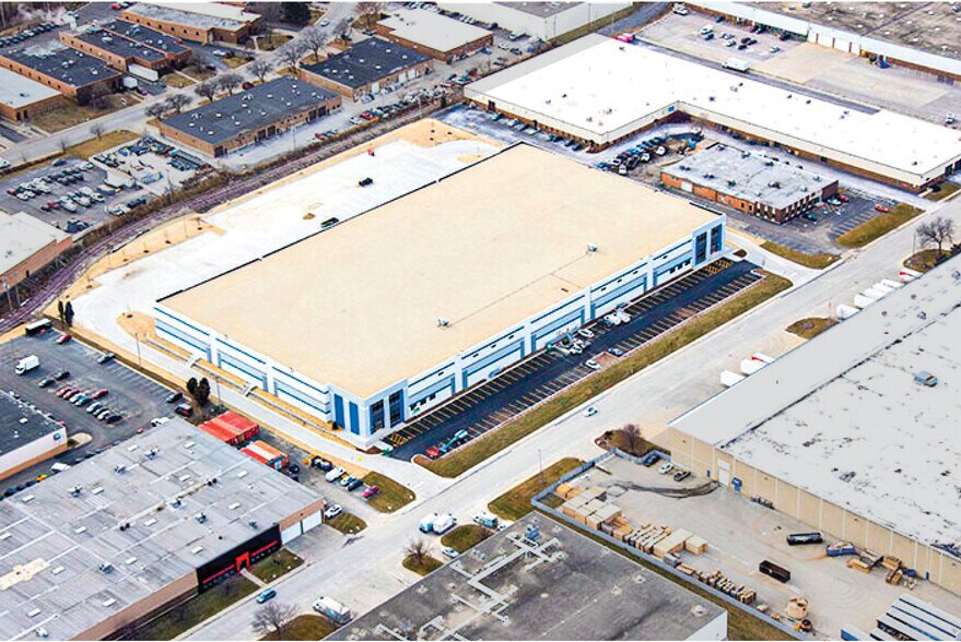 901 Chase Ave, Elk Grove Village, IL à louer - Photo du bâtiment - Image 3 de 10