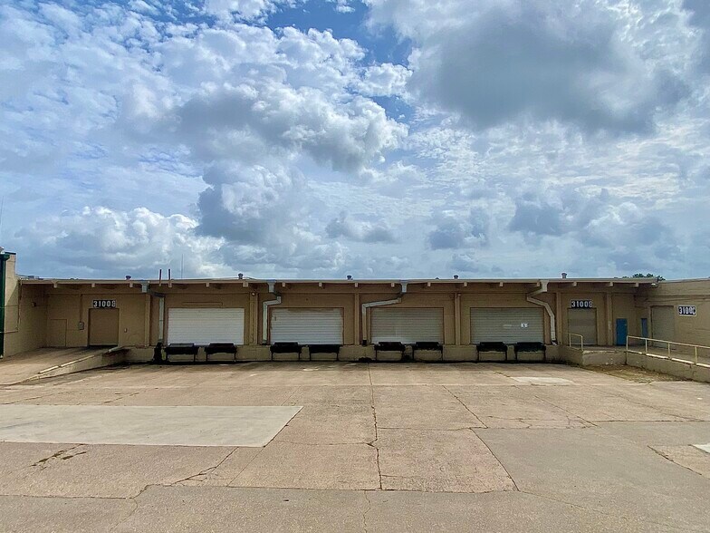 3022 Franklin Ave, Waco, TX for lease - Building Photo - Image 2 of 7