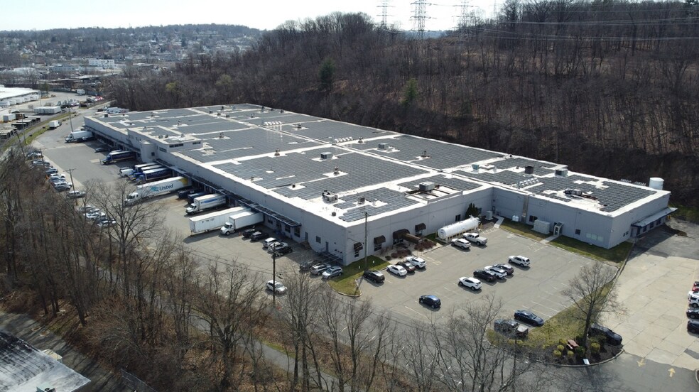 4 Warehouse Ln, Elmsford, NY à louer - Photo principale - Image 1 de 3
