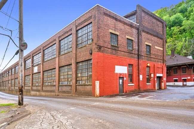 Plus de détails pour 100 Front St, New Brighton, PA - Bureau, Industriel à louer
