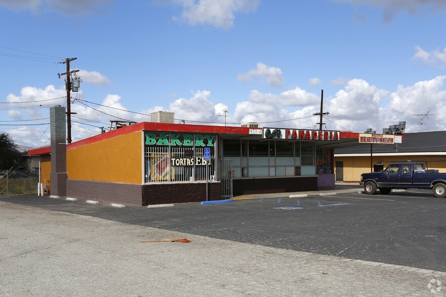 421 Iowa Ave, Riverside, CA for sale - Primary Photo - Image 1 of 11