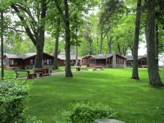127 Oneida Dr, Houghton Lake, MI à vendre - Photo principale - Image 1 de 13