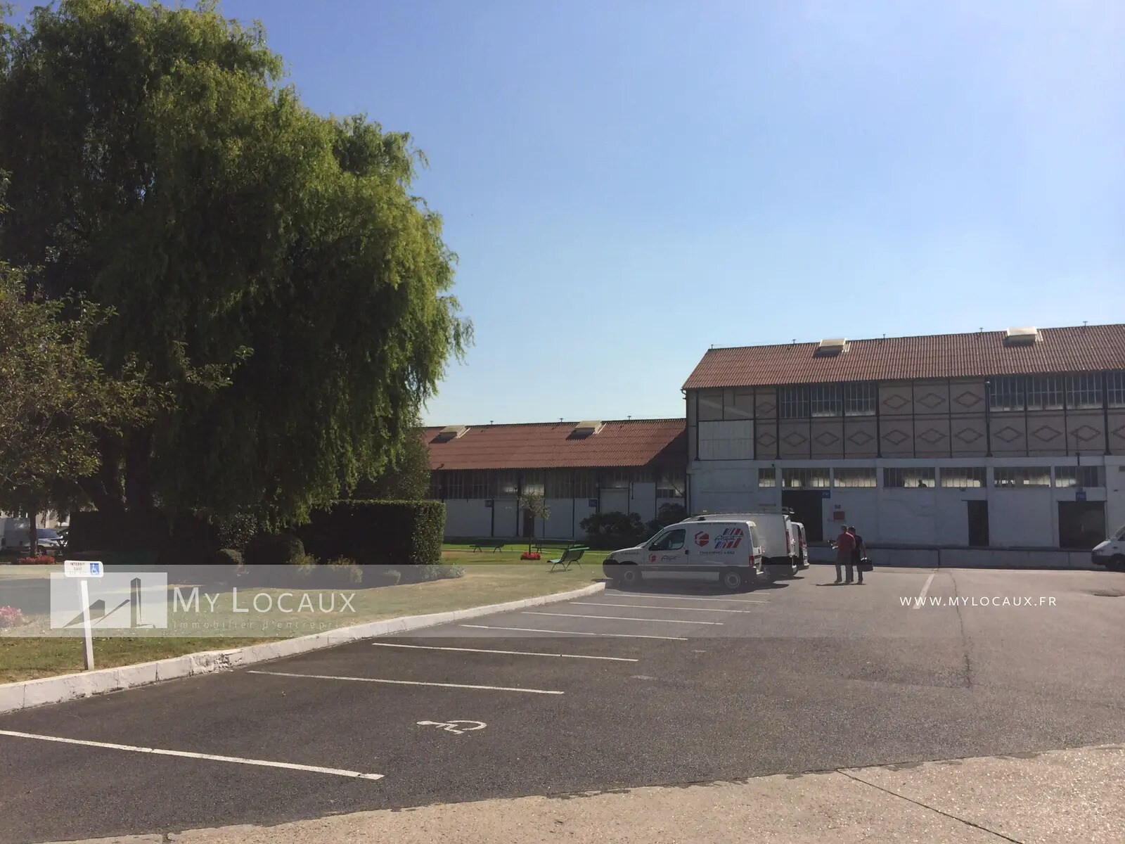 Industrial in Bezons for lease Building Photo- Image 1 of 5