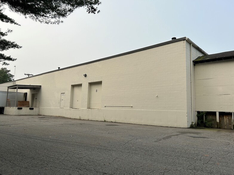 560 Main St, Hudson, MA for lease - Building Photo - Image 3 of 5