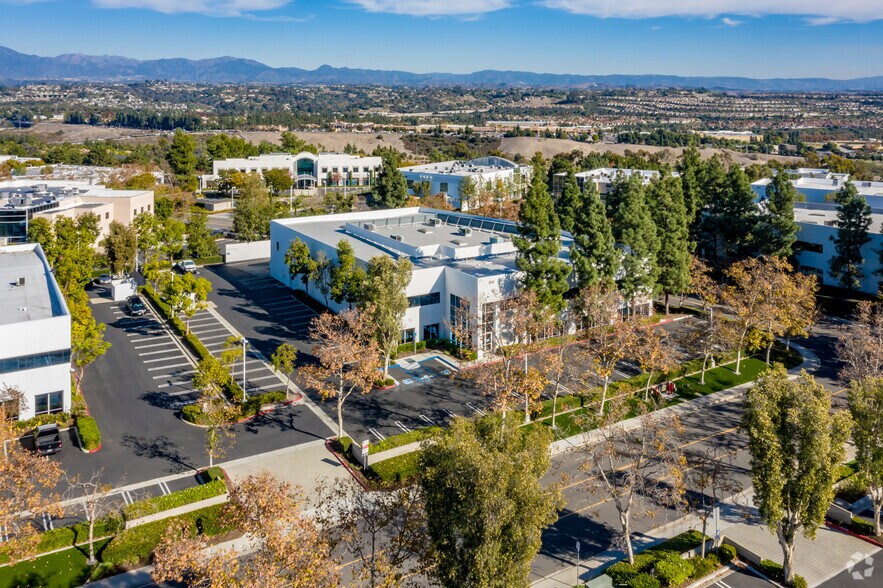 22 Journey, Aliso Viejo, CA à louer - Photo du bâtiment - Image 3 de 4