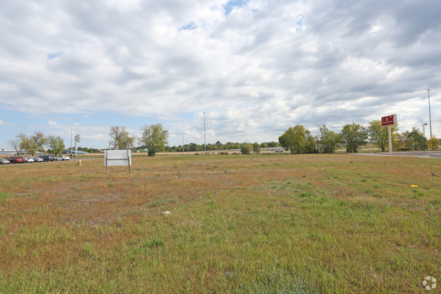 Mall Dr, Eau Claire, WI à vendre - Photo principale - Image 1 de 1